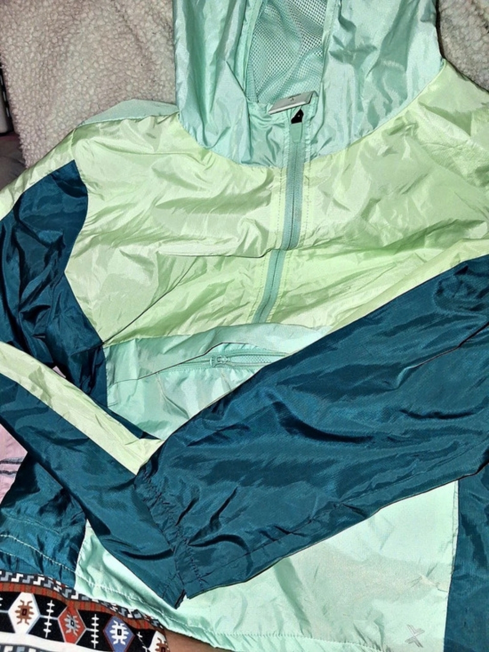 Xersion Color Block Windbreaker Size Large